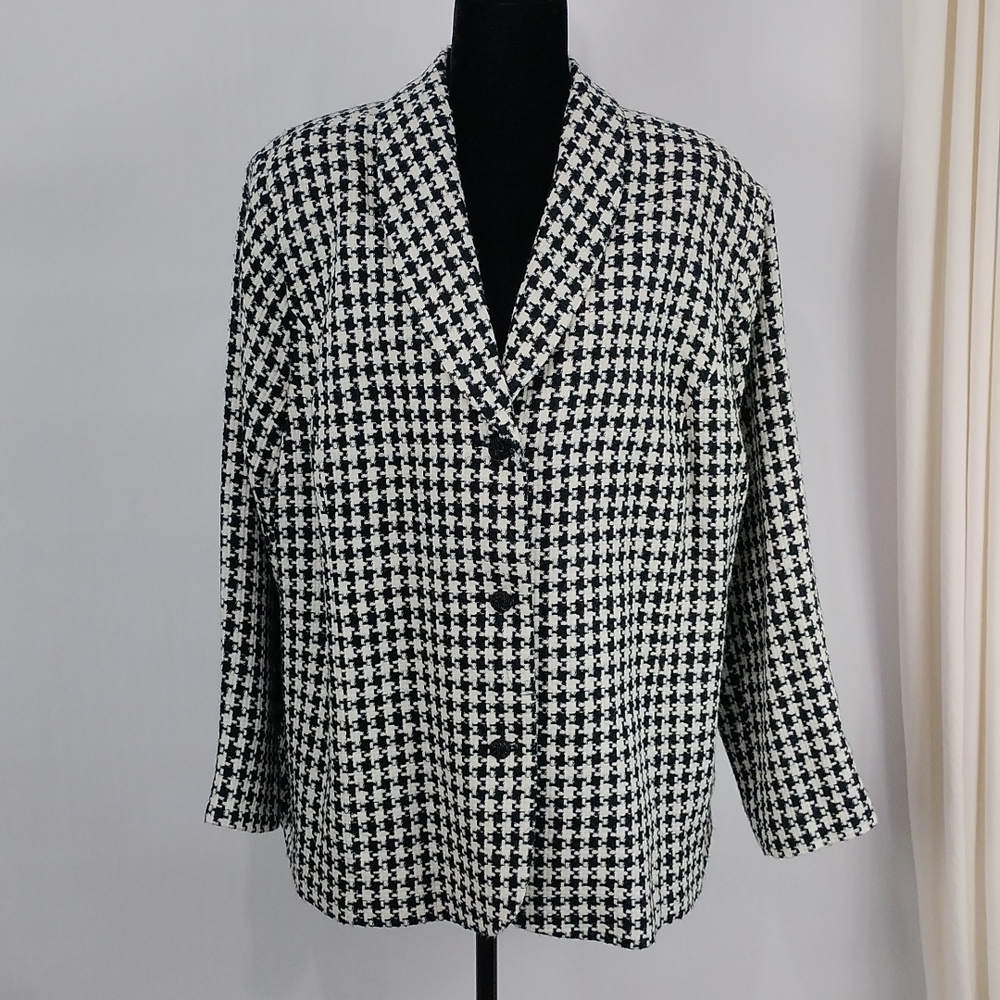 Avenue Houndstooth Blazer